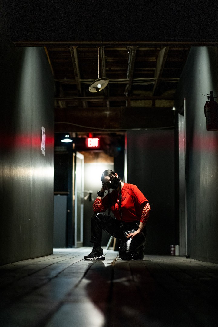 Reliquary V, posing for a photo taken by Sinner Vision